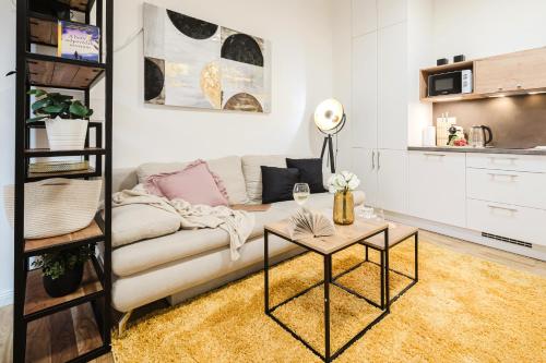 Prague Days - One-bedroom Apartment with Netflix and High Speed WiFi in Karlín - image 11