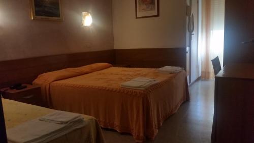 Dreibettzimmer, basic