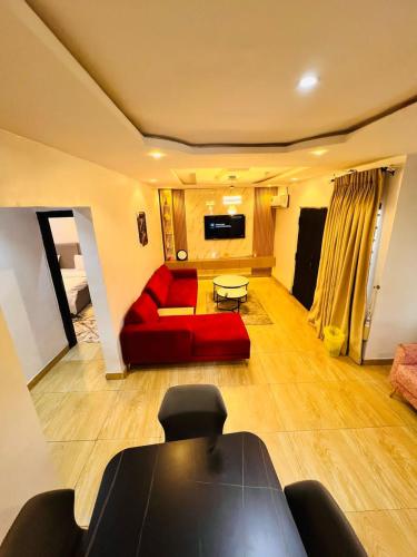 Shabby Luxury Apartment in Tejuosho