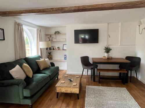 1 Brook Cottage, Sotterley Estate in เบคเคิล