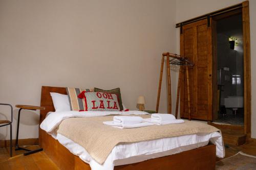 Double Room with Garden View image 3