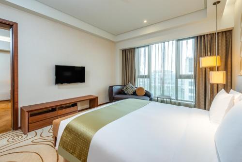 Holiday Inn Shanghai Hongqiao by IHG - near by Hongqiao Airport & NECC, Shanghai (photo 10)