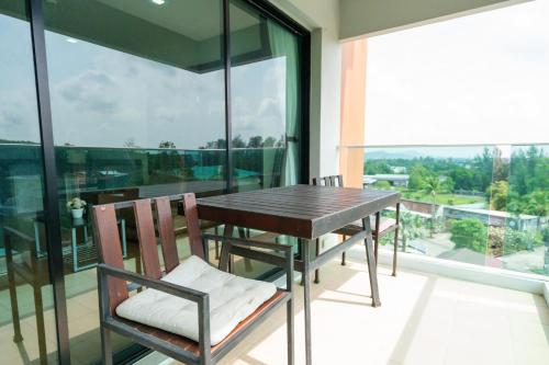 Balcony/terrace, Golden Manora Hotel Bangtao Beach near Green Elephant Sanctuary Park
