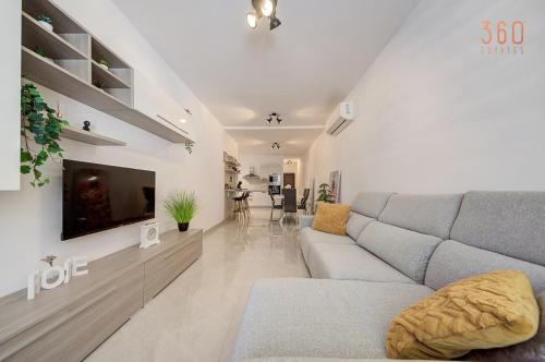 Modern & Cozy 3BR Maisonette with private Terrace in Marsascala by 360 Estates, Марсаскала (фото 10)