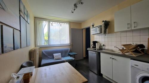 Essentiel et Intemporel Lyon 8 Appartement Confort avec Chambre Parking et Fibre, Lyon (fotografie 5)