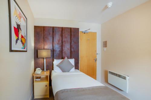 2 twin beds