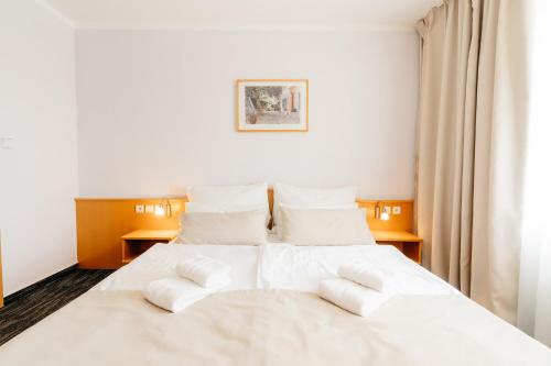 Standard Double Suite