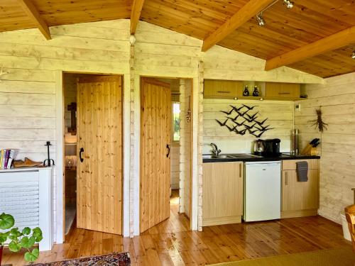 Tranquil Norfolk Log Cabin - Stunning Rural Sunset Views in Weston Longville