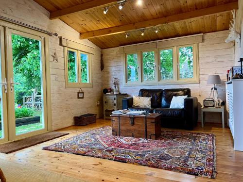 Tranquil Norfolk Log Cabin - Stunning Rural Sunset Views in Weston Longville