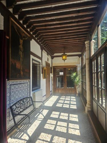숙소 외관, Hosteria Real de Zamora in 사모라 시티 센터