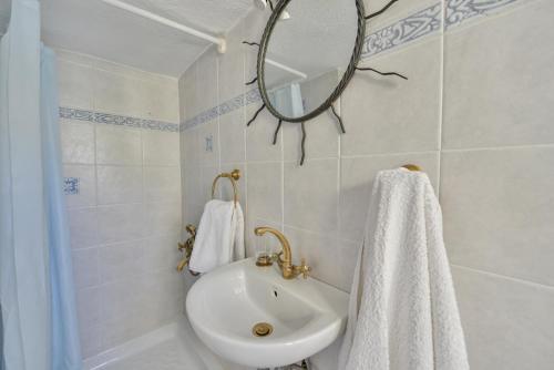 Christos Apartments Oia - image 7