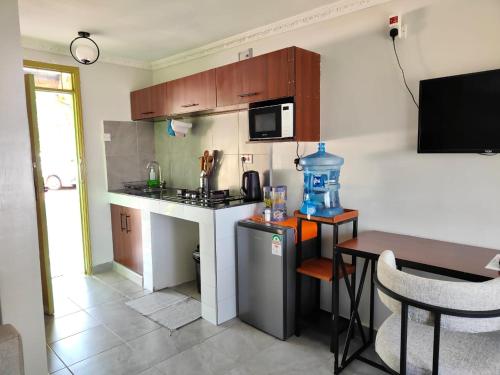 Kuchnia, MILIMANI DRIVE LIVINGs in Kisumu