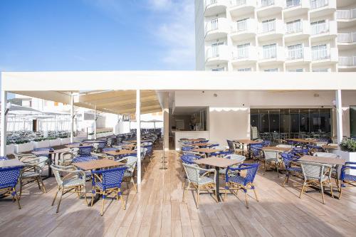 ระเบียง/ชานเรือน, บีคิว เดลฟิน อะซุล โฮเต็ล (BQ Delfin Azul Hotel) in อัลกูเดีย