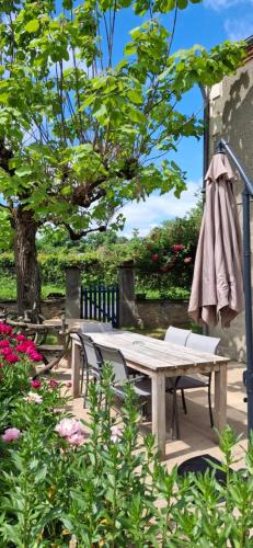 Le bonheur est dans le pré (Le bonheur est dans le pre) in Pouligny-Notre-Dame