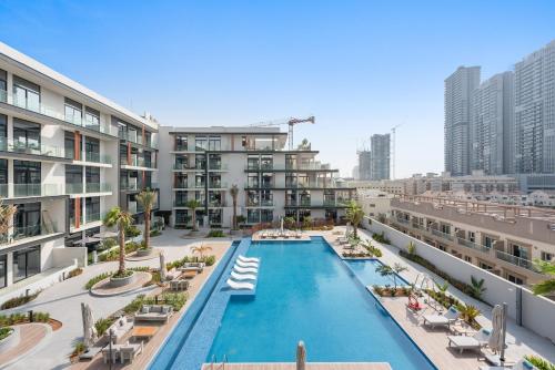 Vayk - Modern 2BR with Private Plunge Pool in JVC - image 4