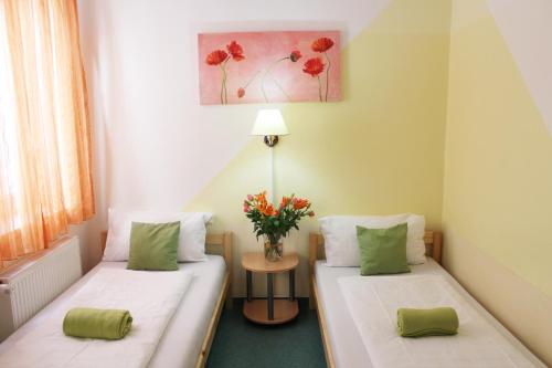 Westend City Hostel - main image