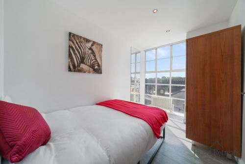 Finest Retreats - Chelsea Apartments Two Bedroom - image 11