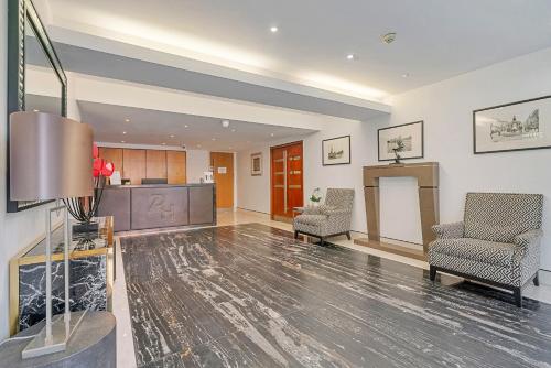 Finest Retreats - Chelsea Apartments Two Bedroom - image 14