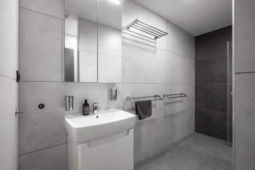 Industrial In Base Apartments Řipská 26 Room Type - Deluxe Double Room