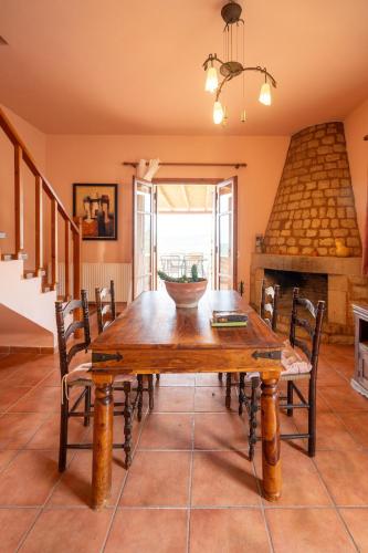 Mountain View Villa, by the Pool,Aris in Keramies