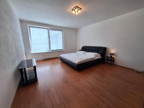 Two-Bedroom Apartment with Balcony image 10