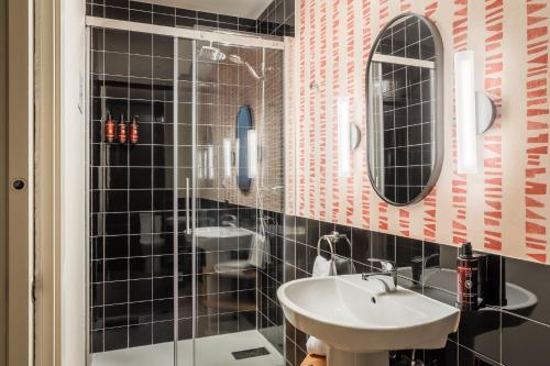 Cosmov Bilbao Hotel - image 11