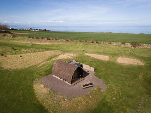 Зовнішній вигляд готелю, Cove Farm by Wigwam Holidays in Кокбернспат