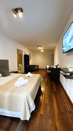 Comfortable and spacious, steps from Parque Las Heras