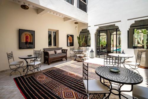Riad Malaika - image 7