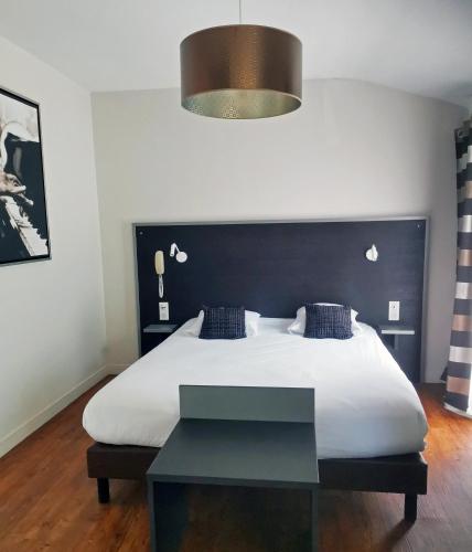 Auberge Du Cheval Blanc - Logis Hotel