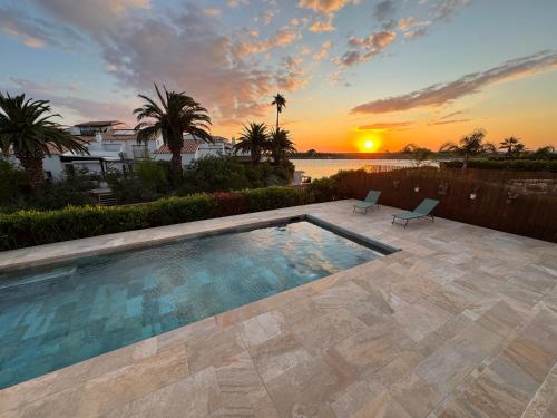 Villa Moana Lagune 4 chambres, 4 salles de bain, piscine privative chauffée à 30 degrés toute l année, balnéo, terrain de pétanque privé, ping-pong - Location, gîte - Saint-Cyprien