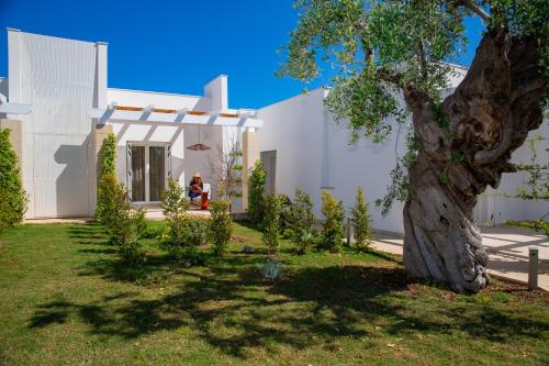 Deluxe King Room with Garden View