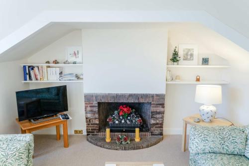 Sophisticated Edinburgh Apartment in City Centre - image 13