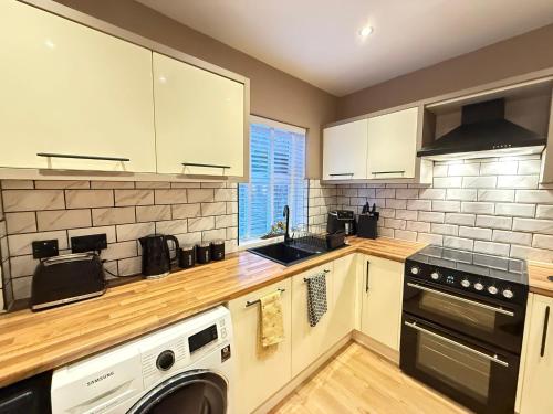 مطبخ, Modern House Maryport Sleeps 6 in Maryport