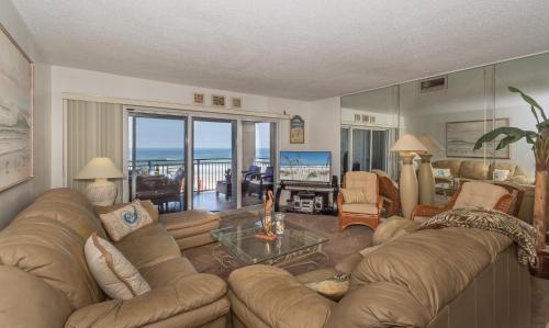 Sandpiper 305 by Ocean Properties in New Smyrna Beach, USA