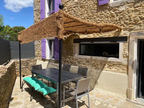 Balkons/terase, MAGNANERIE ENTIEREMENT RENOVEE, à SALAZAC, 4 CHAMBRES, 8 personnes avec Piscine privée (MAS ENTIEREMENT RENOVE, a SALAZAC, Le Mas des Deux Vallees, 4 CHAMBRES, 8 personnes avec Piscine pri) in Salazac