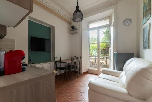 GuestHost - Comfy Apartment near Vatican City!, Roma (foto 8)