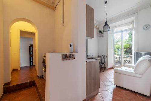 GuestHost - Comfy Apartment near Vatican City!, Roma (foto 7)