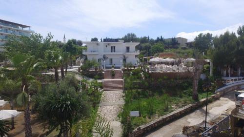 EMAR Beachfront Hotel Ksamil – Ksamil, OR