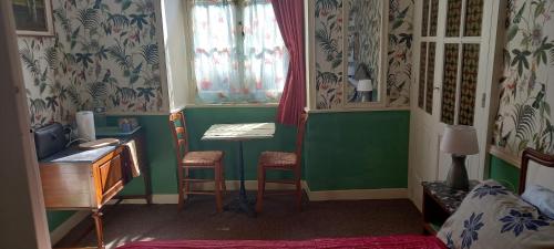 13 Bohemian Bienvenue B&B in Pontrieux