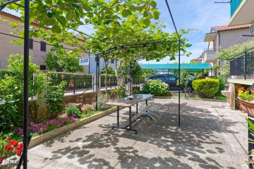 陽台/露台, Apartments Grassi by Rent Istria in 烏馬格