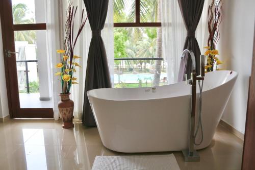 High Park Hotel - image 3