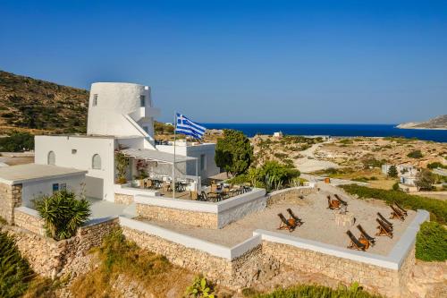The Windmill Kimolos Hotel de charme Nísos Polýaigos