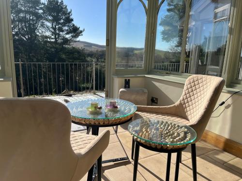 Létesítmények, Greenacres Hall in Disley