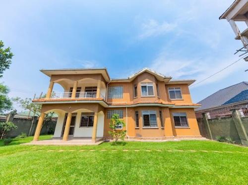 L&R Homes, Kampala