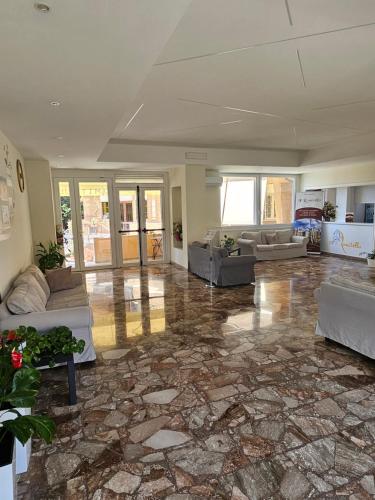 Lobby, Il Romitello in Trionfale