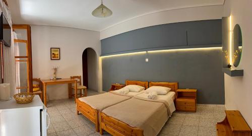 2 twin beds
