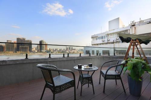 Surrounding environment, Weiting Hotel Shanghai The Bund Nanpu Bridge Subway Station Branch near South Bund Soft Spinning Material Market