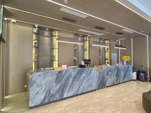 Lobby, Weiting Hotel Shanghai The Bund Nanpu Bridge Subway Station Branch near South Bund Soft Spinning Material Market