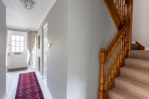 Canalside Beautiful Stone Townhouse in Stone